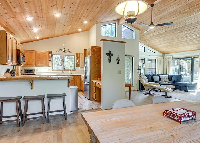 Holiday home Prescott Extended Stay: Community Perks, Near Dtwn